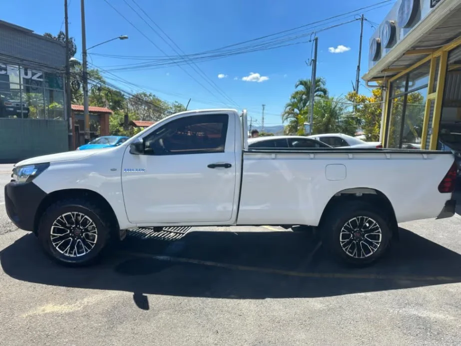 2023 Toyota Hilux