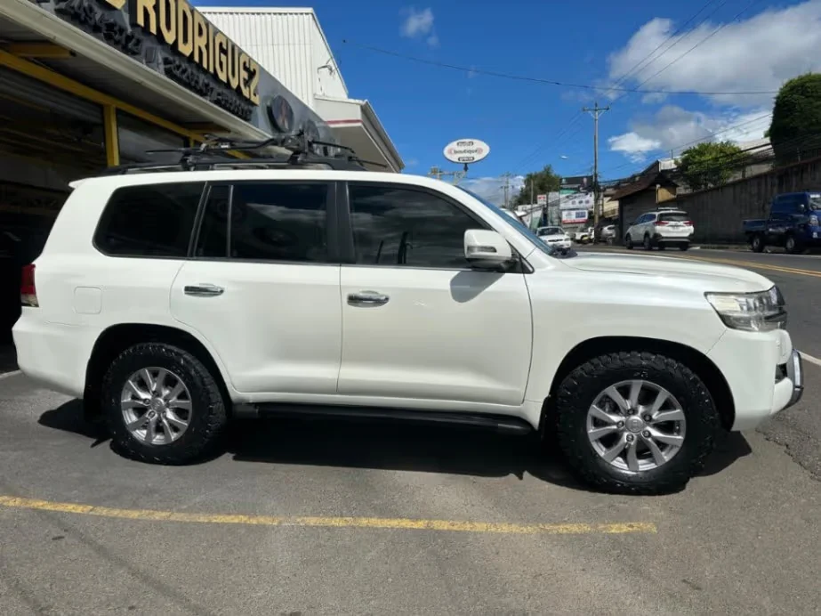 2016 Toyota Land Cruiser VX
