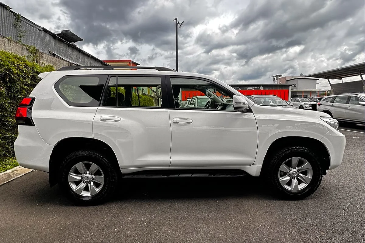 2023 Toyota Prado TX-L