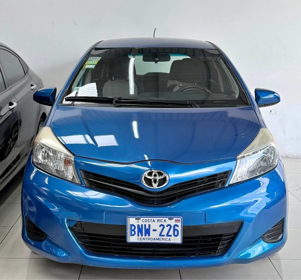 2013 Toyota Yaris Hatchback LE