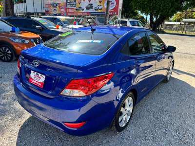 Hyundai Accent GLS - Image 2