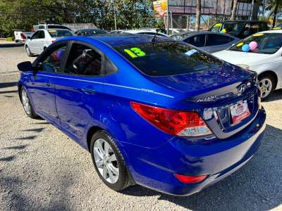 Hyundai Accent GLS - Image 3