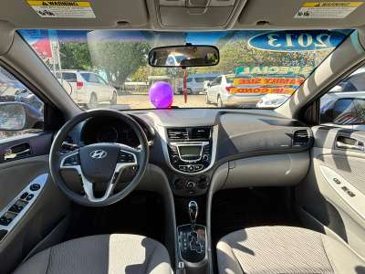 Hyundai Accent GLS - Image 6