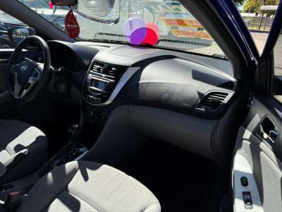 Hyundai Accent GLS - Image 7