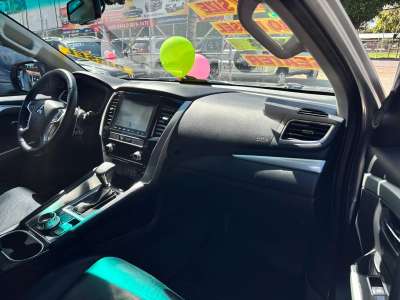 Mitsubishi Montero Sport - Image 7