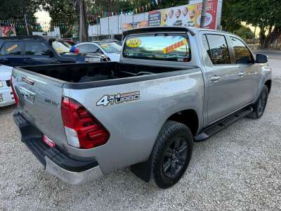 Toyota Hilux - Image 2