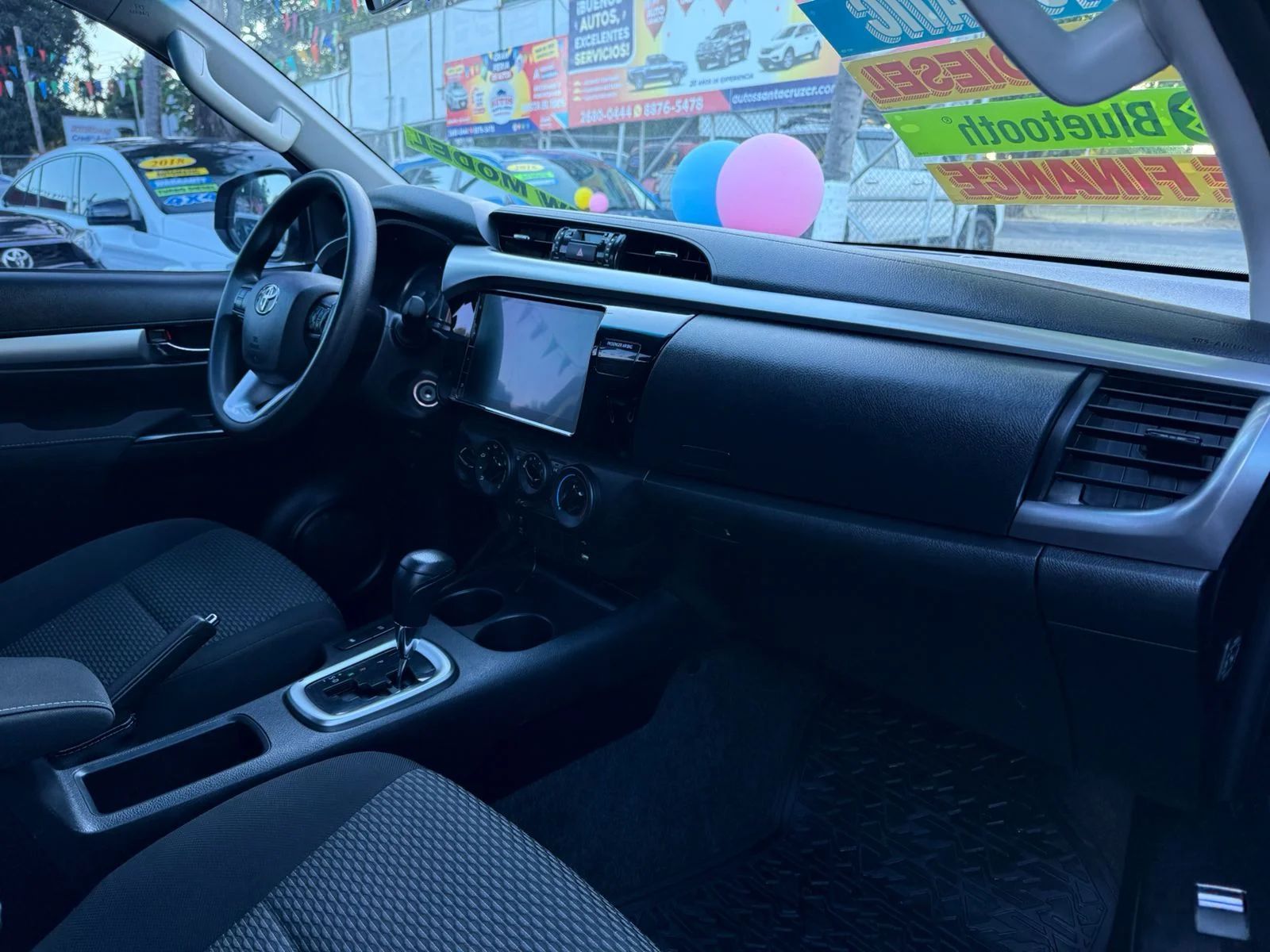 Toyota Hilux - Image 7