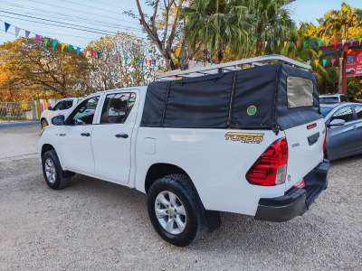 Toyota Hilux - Image 3