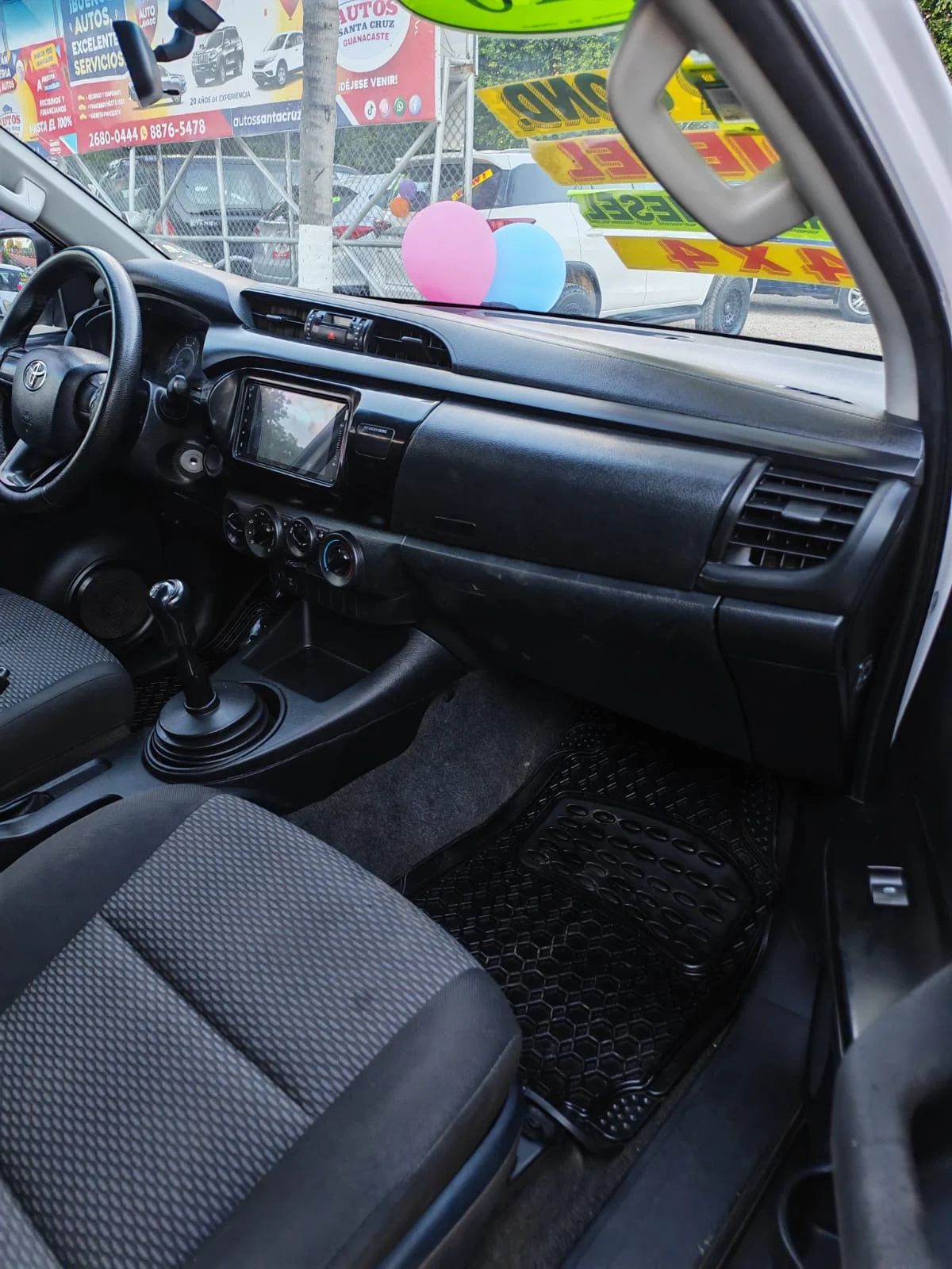 Toyota Hilux - Image 7