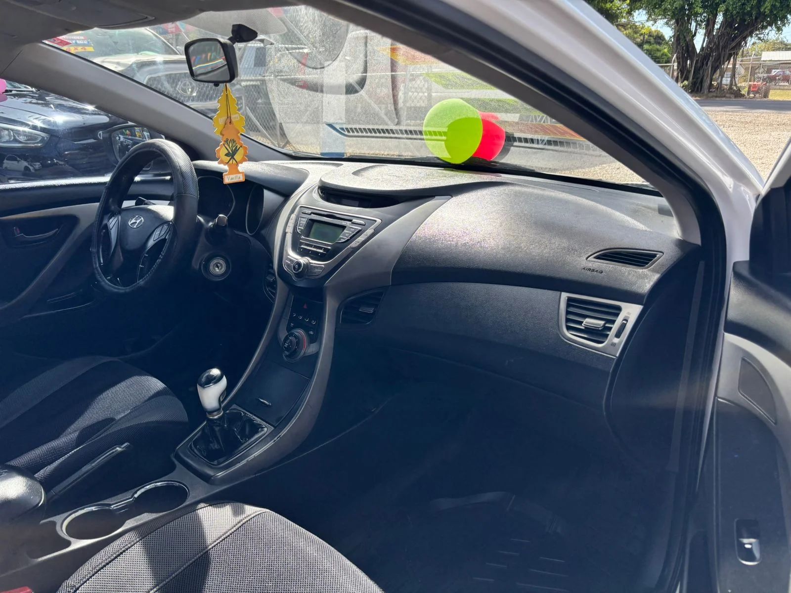 Hyundai Elantra - Image 7