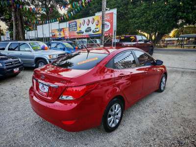 Hyundai Accent GLS - Image 2