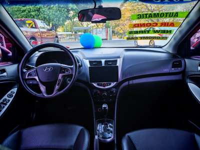 Hyundai Accent GLS - Image 6