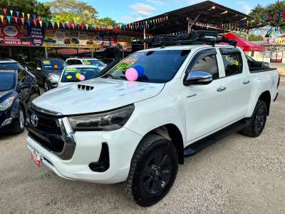 Toyota Hilux SRV - Image 1