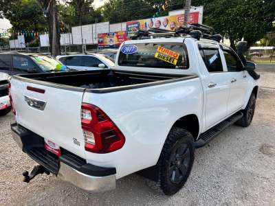 Toyota Hilux SRV - Image 2