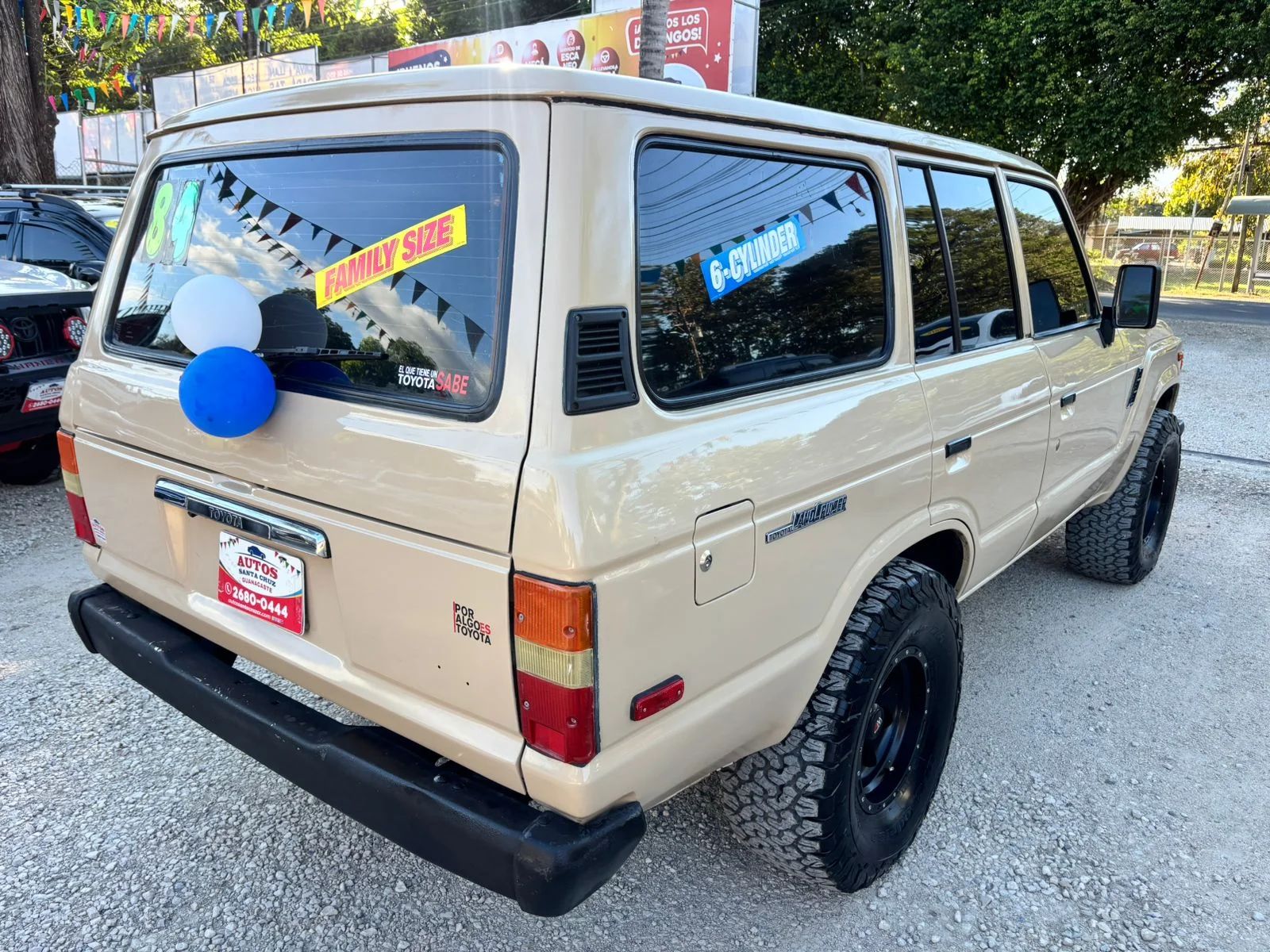 Toyota Land Cruiser FJ60LG - Image 2
