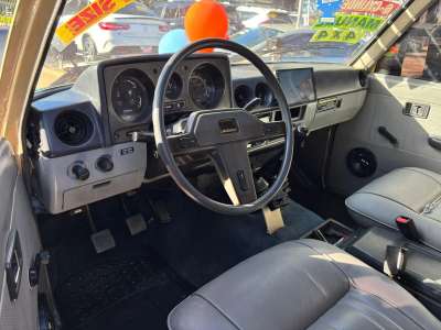 Toyota Land Cruiser FJ60LG - Image 5
