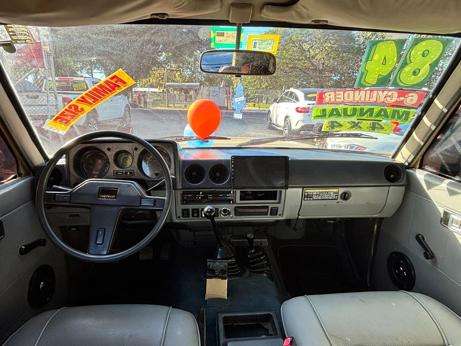 Toyota Land Cruiser FJ60LG - Image 6