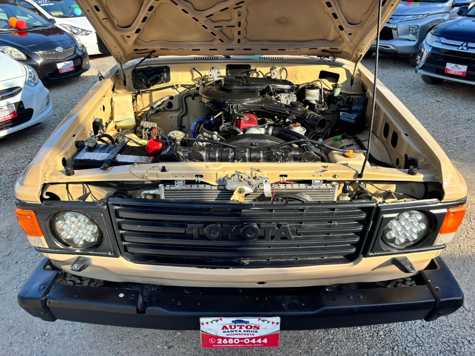 Toyota Land Cruiser FJ60LG - Image 8