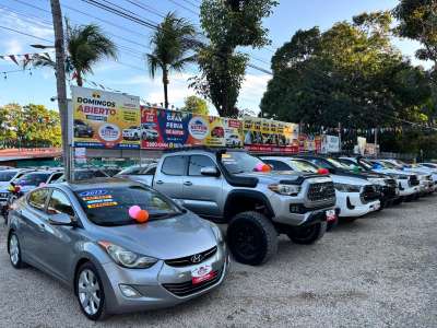 Hyundai Elantra - Image 1