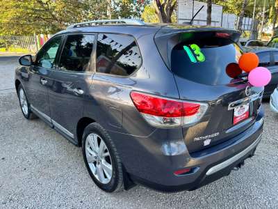 Nissan Pathfinder Platinum - Image 3