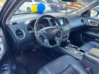 Nissan Pathfinder Platinum - Image 5