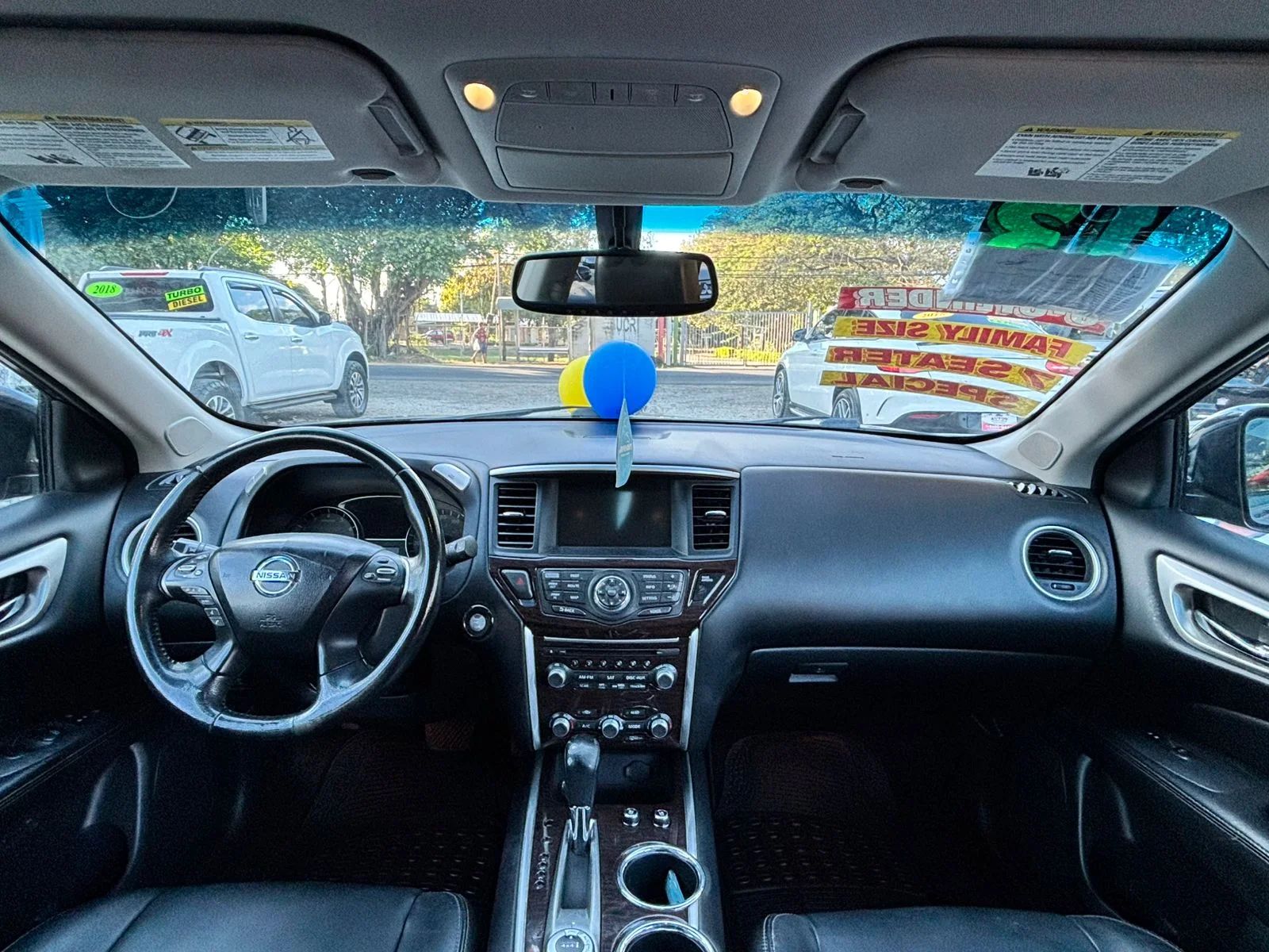 Nissan Pathfinder Platinum - Image 6