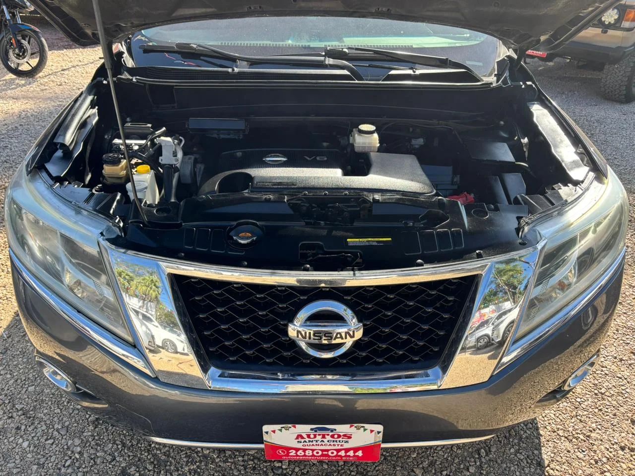 Nissan Pathfinder Platinum - Image 11