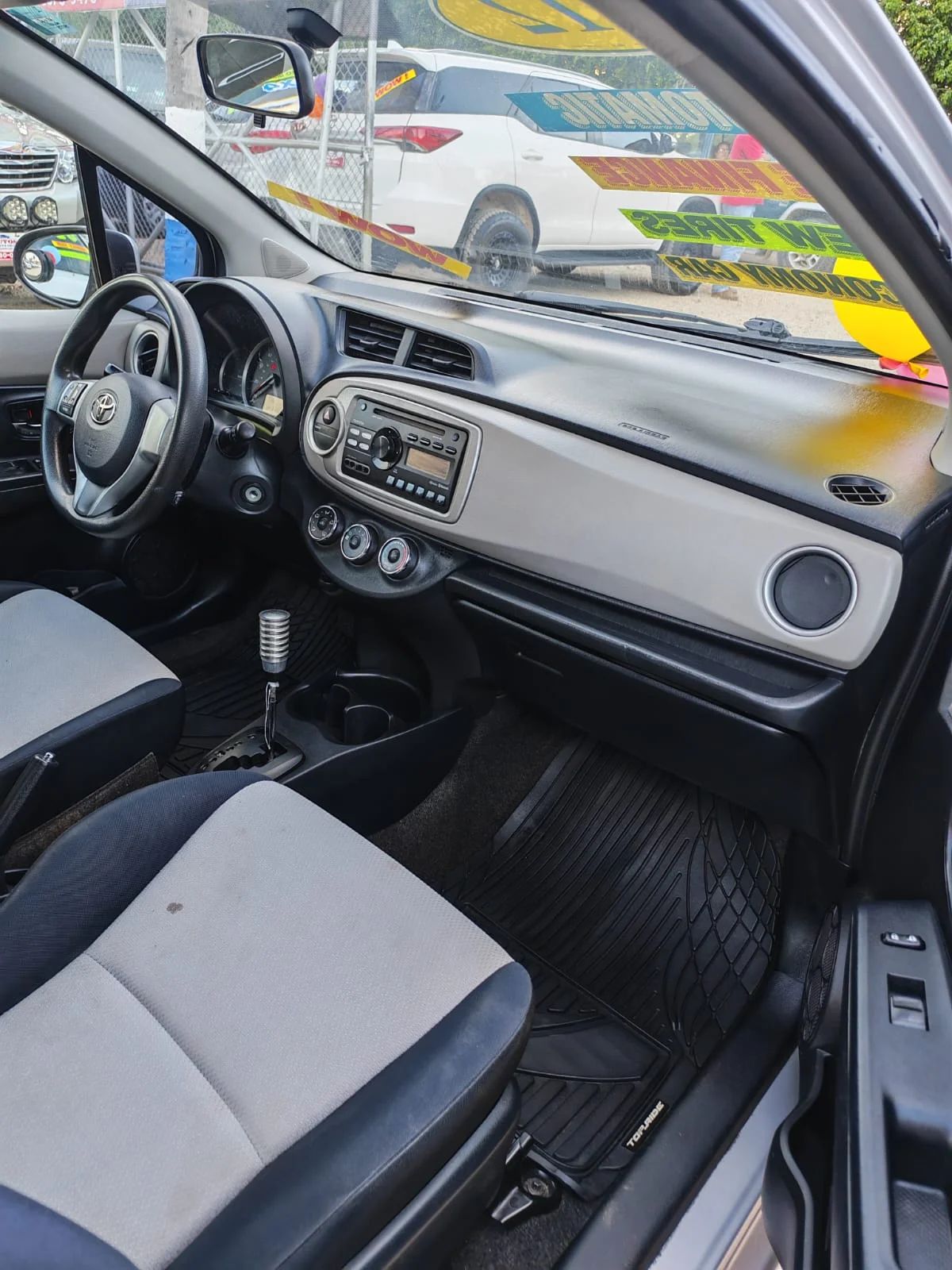 Toyota Yaris LE - Image 7