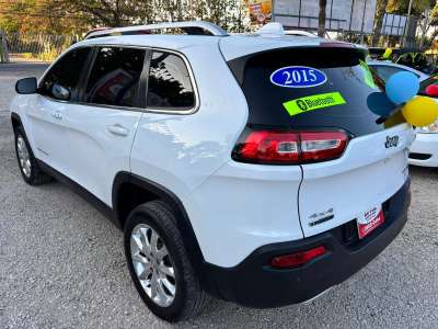 Jeep Cherokee Sport - Image 3