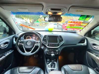 Jeep Cherokee Sport - Image 6