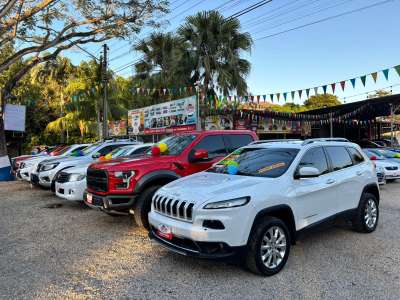 Jeep Cherokee Sport - Image 10