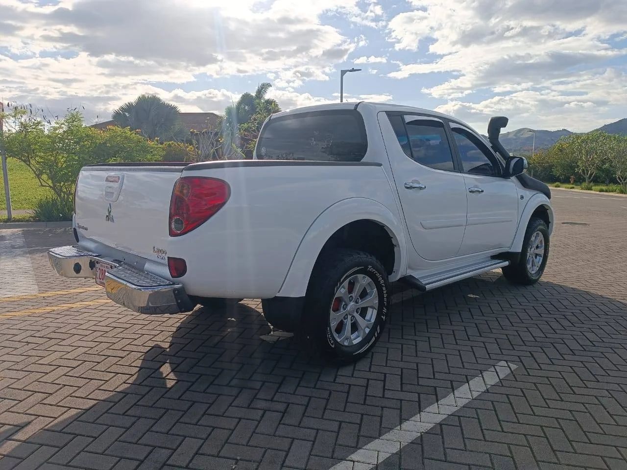 Mitsubishi L200 Sportero - Image 4