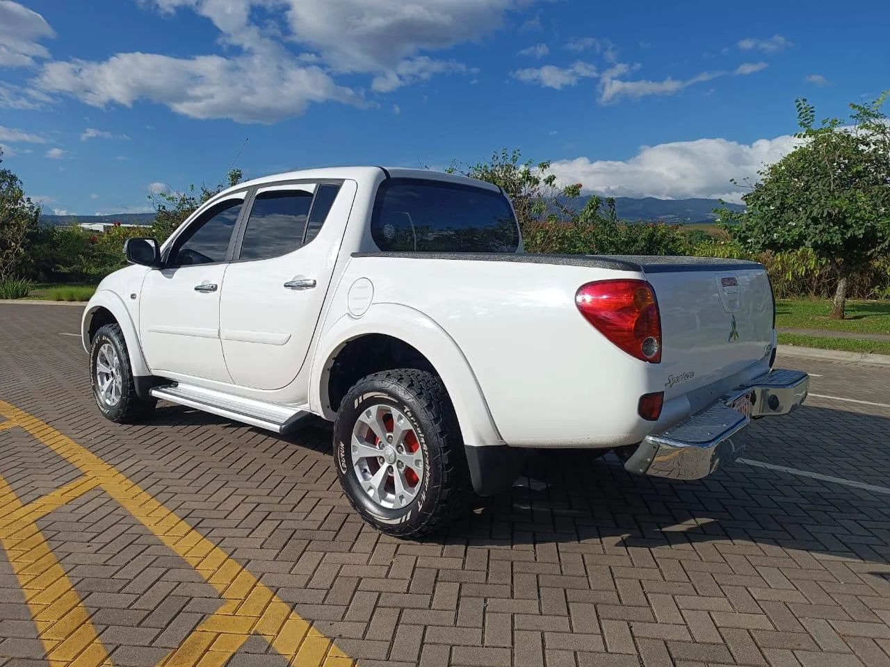 Mitsubishi L200 Sportero - Image 7