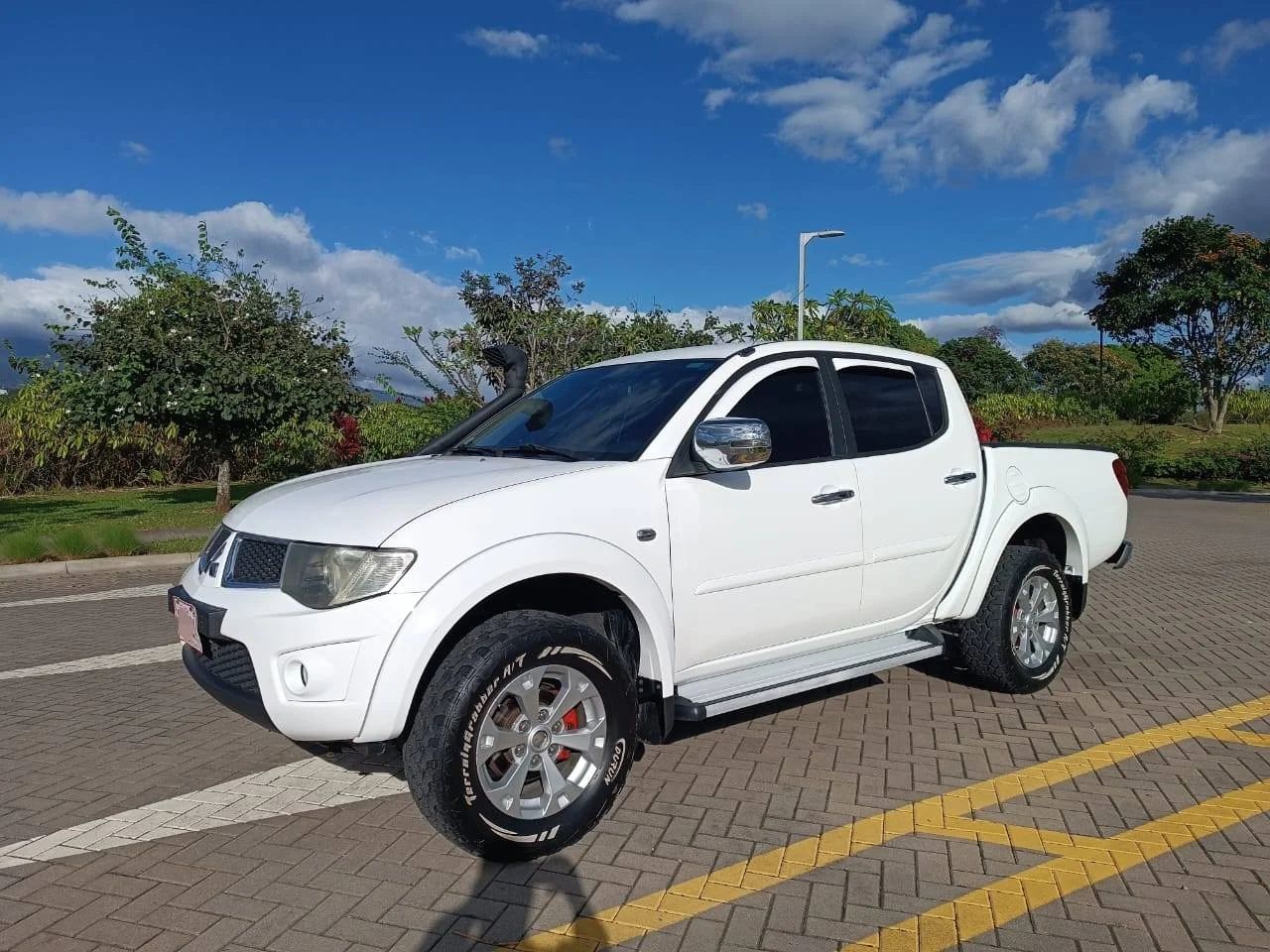 Mitsubishi L200 Sportero - Image 1
