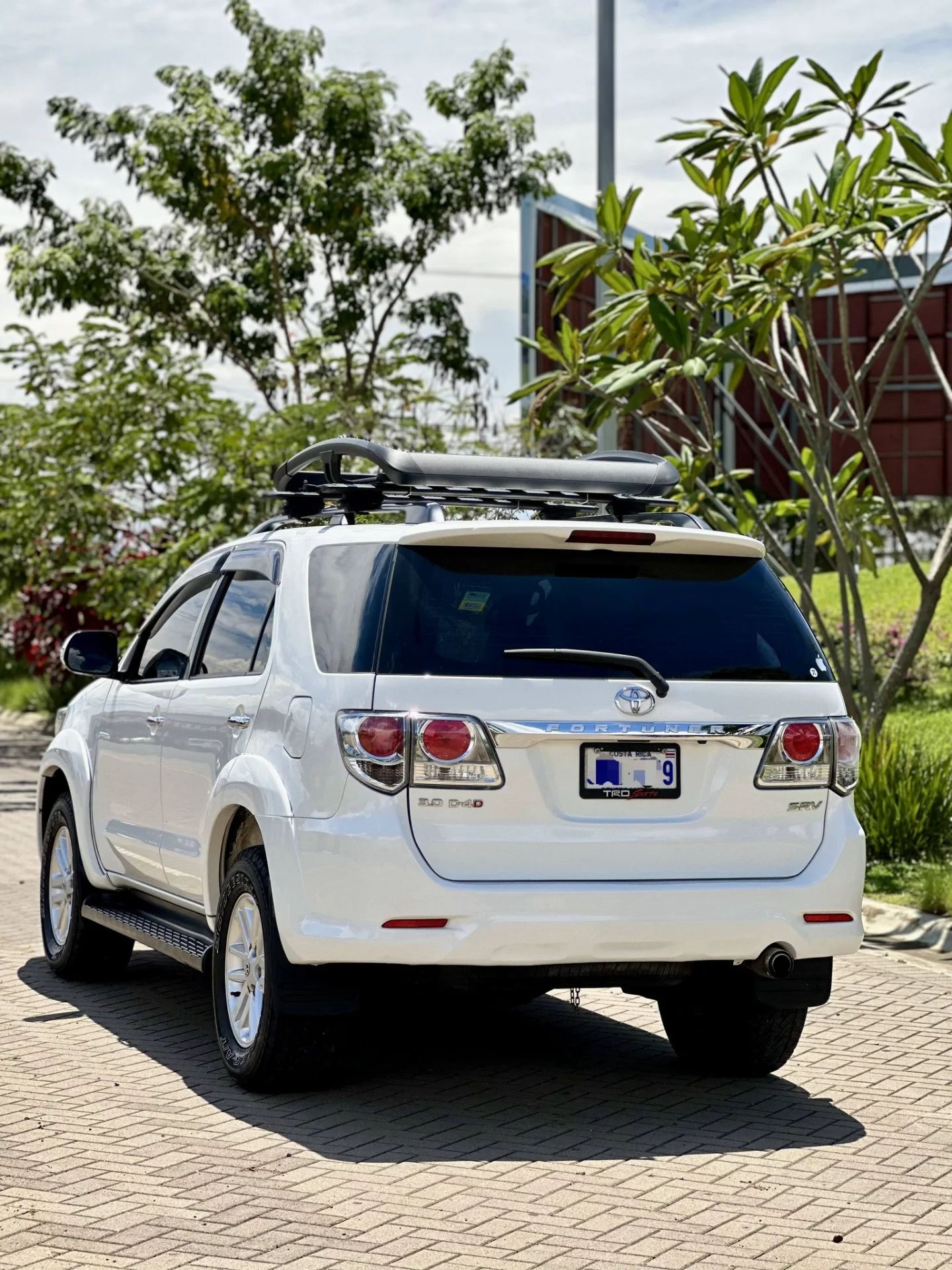 Toyota Fortuner - Image 2