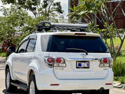 Toyota Fortuner - Image 2
