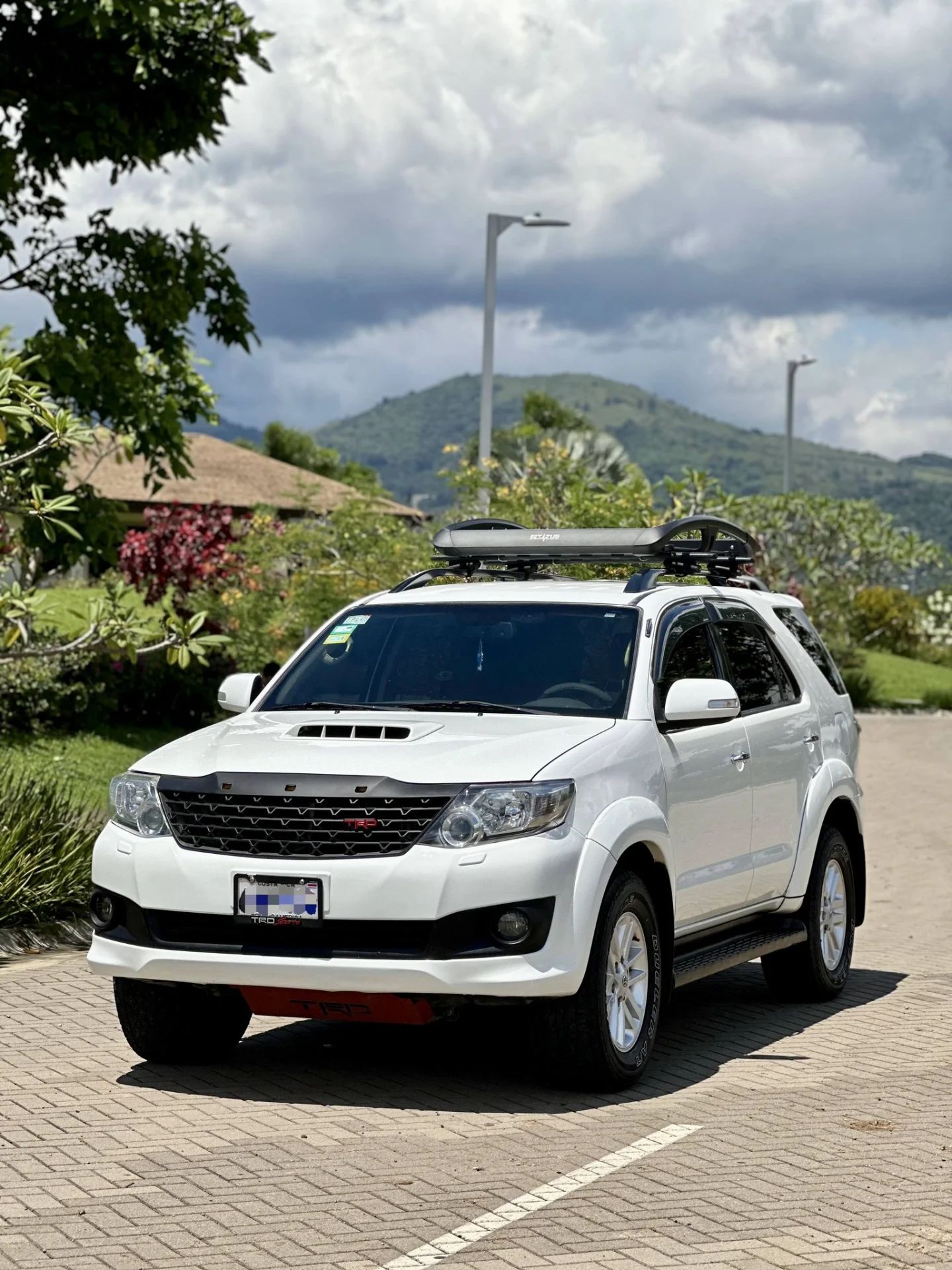 Toyota Fortuner - Image 1