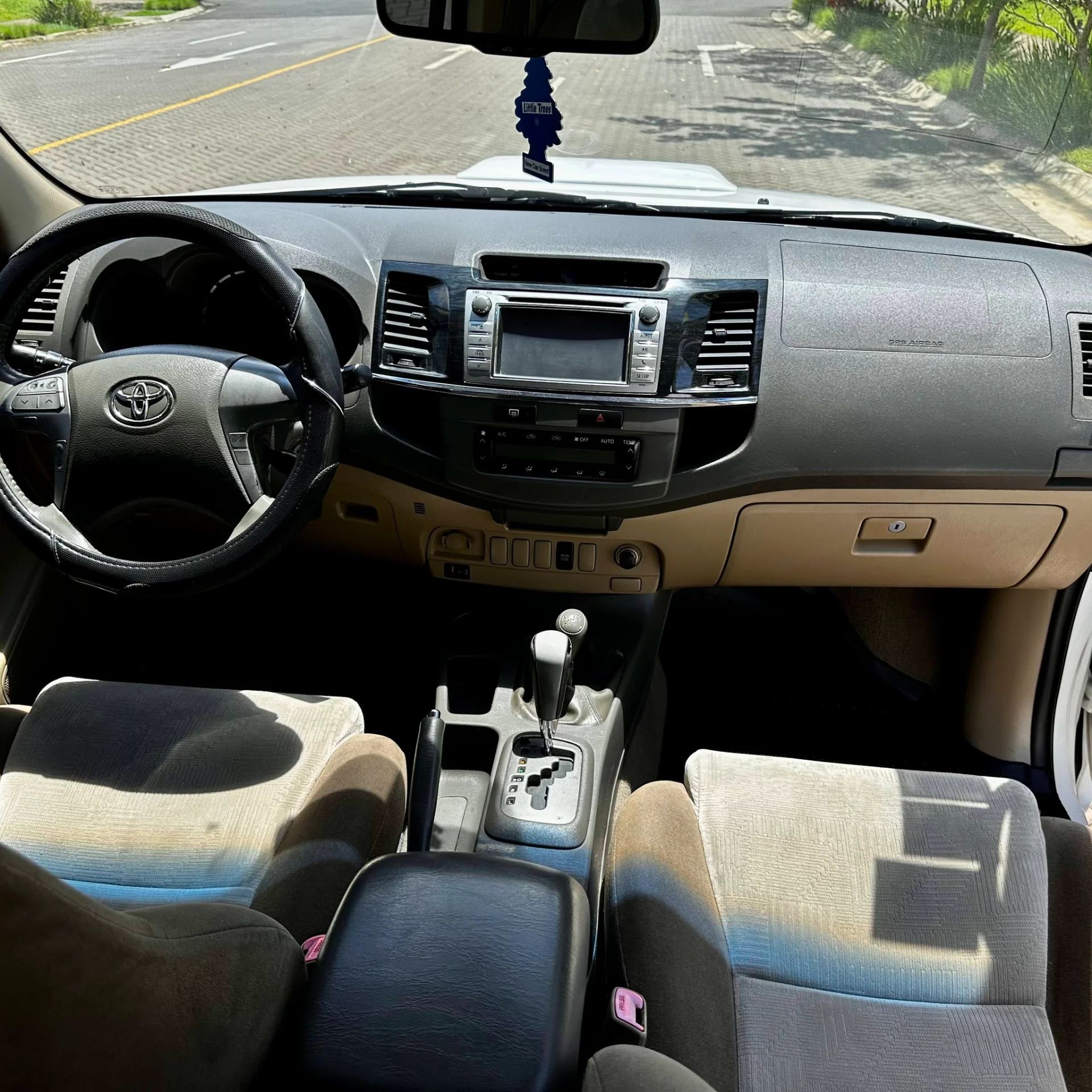 Toyota Fortuner - Image 6