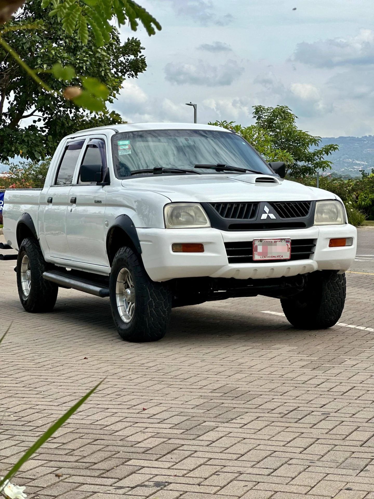 Mitsubishi L200 - Image 4