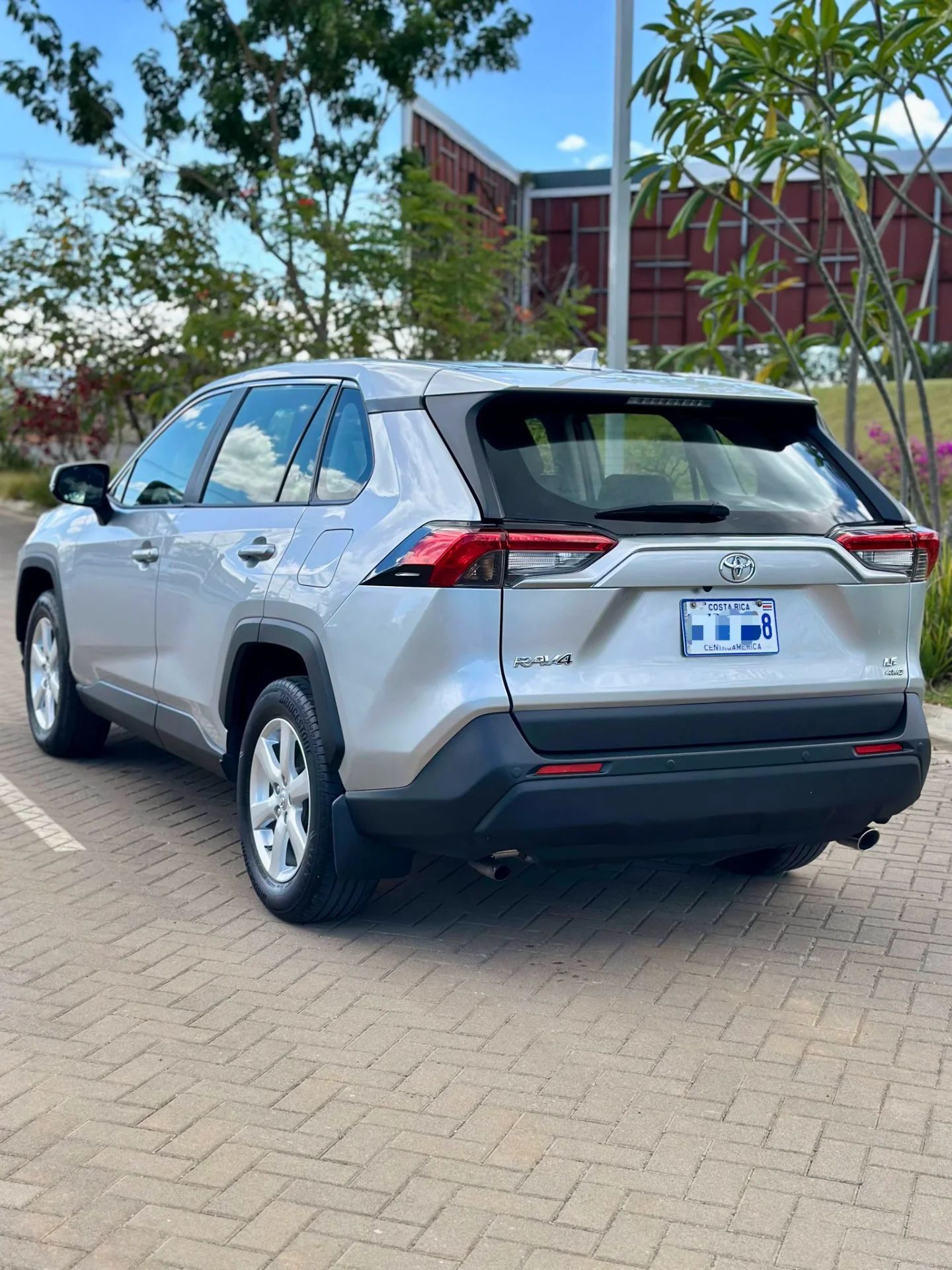 Toyota RAV4 - Image 6