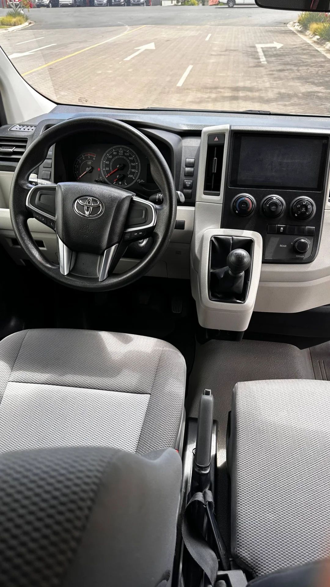 Toyota Hiace - Image 3