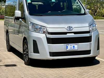 Toyota Hiace - Image 5