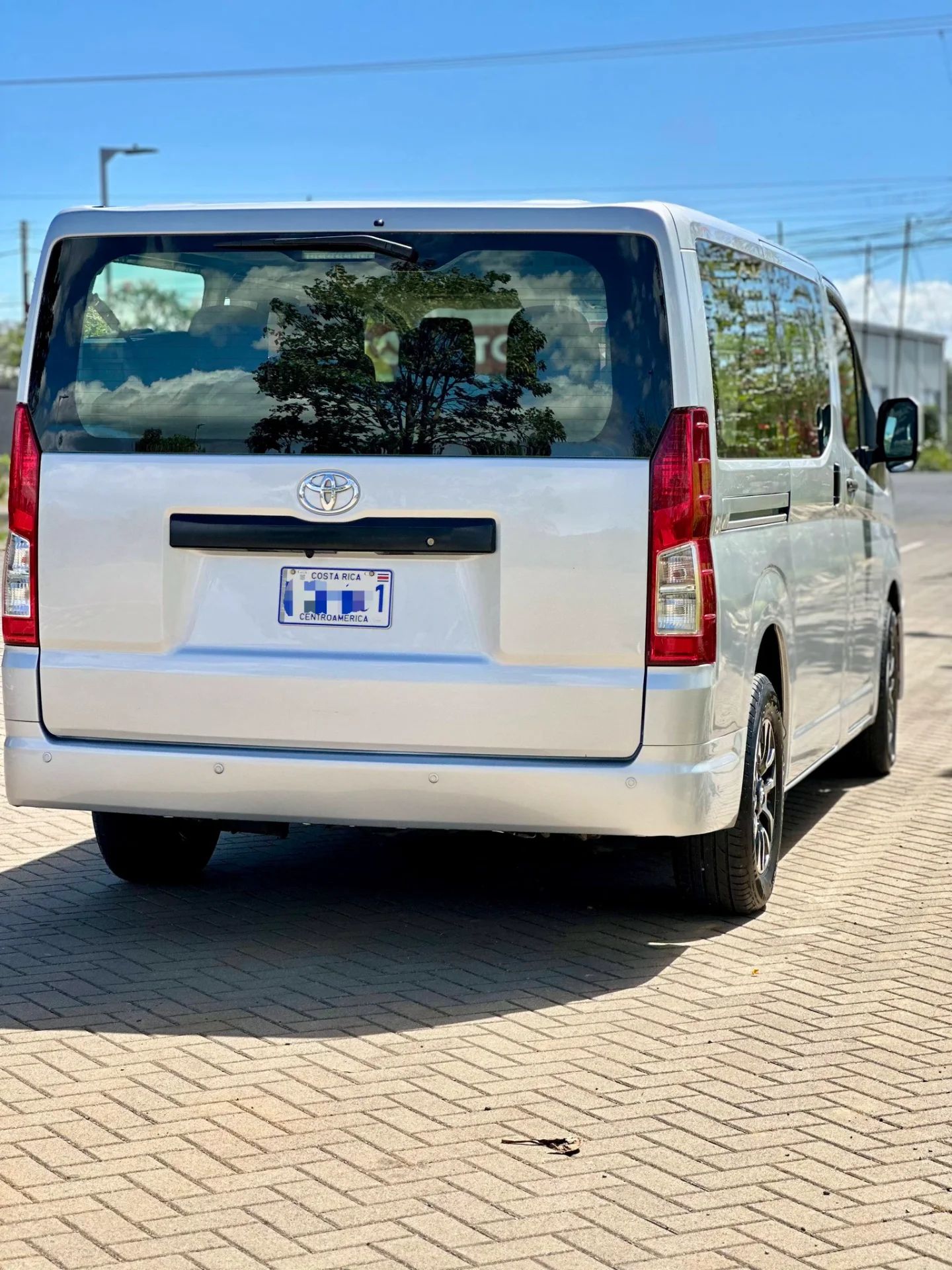Toyota Hiace - Image 6