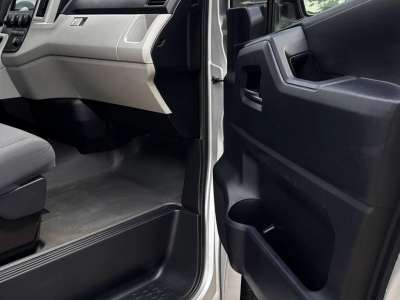 Toyota Hiace - Image 8