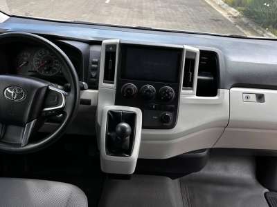 Toyota Hiace - Image 11