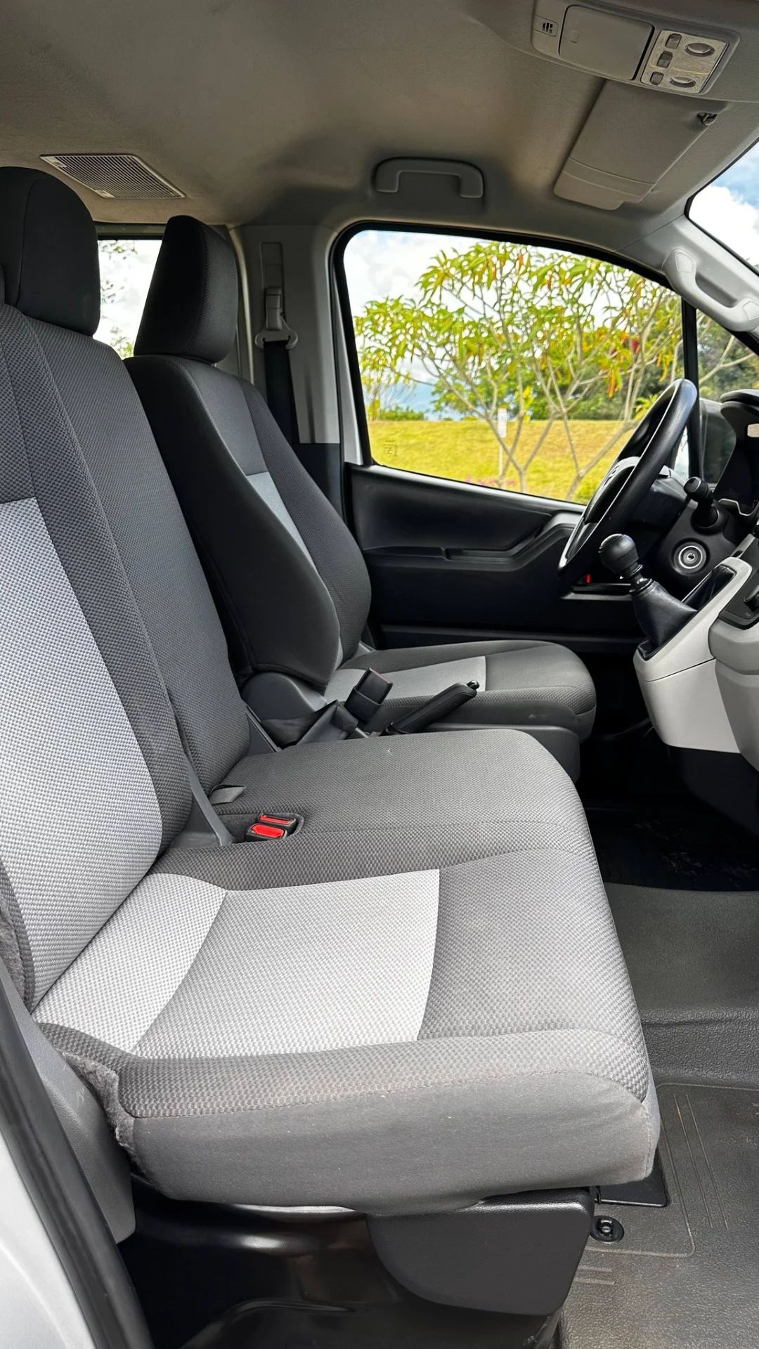 Toyota Hiace - Image 12