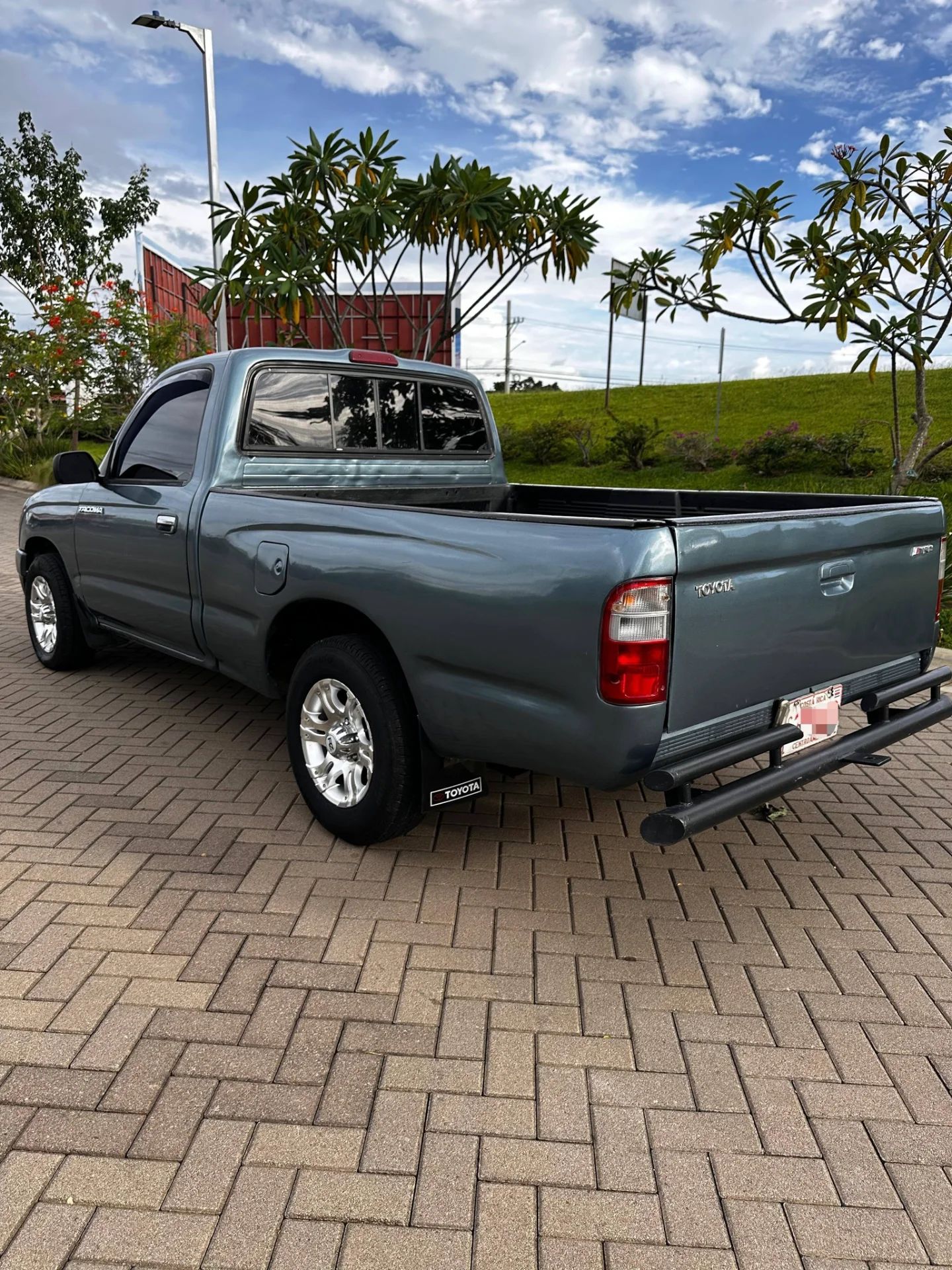 Toyota Tacoma - Image 2