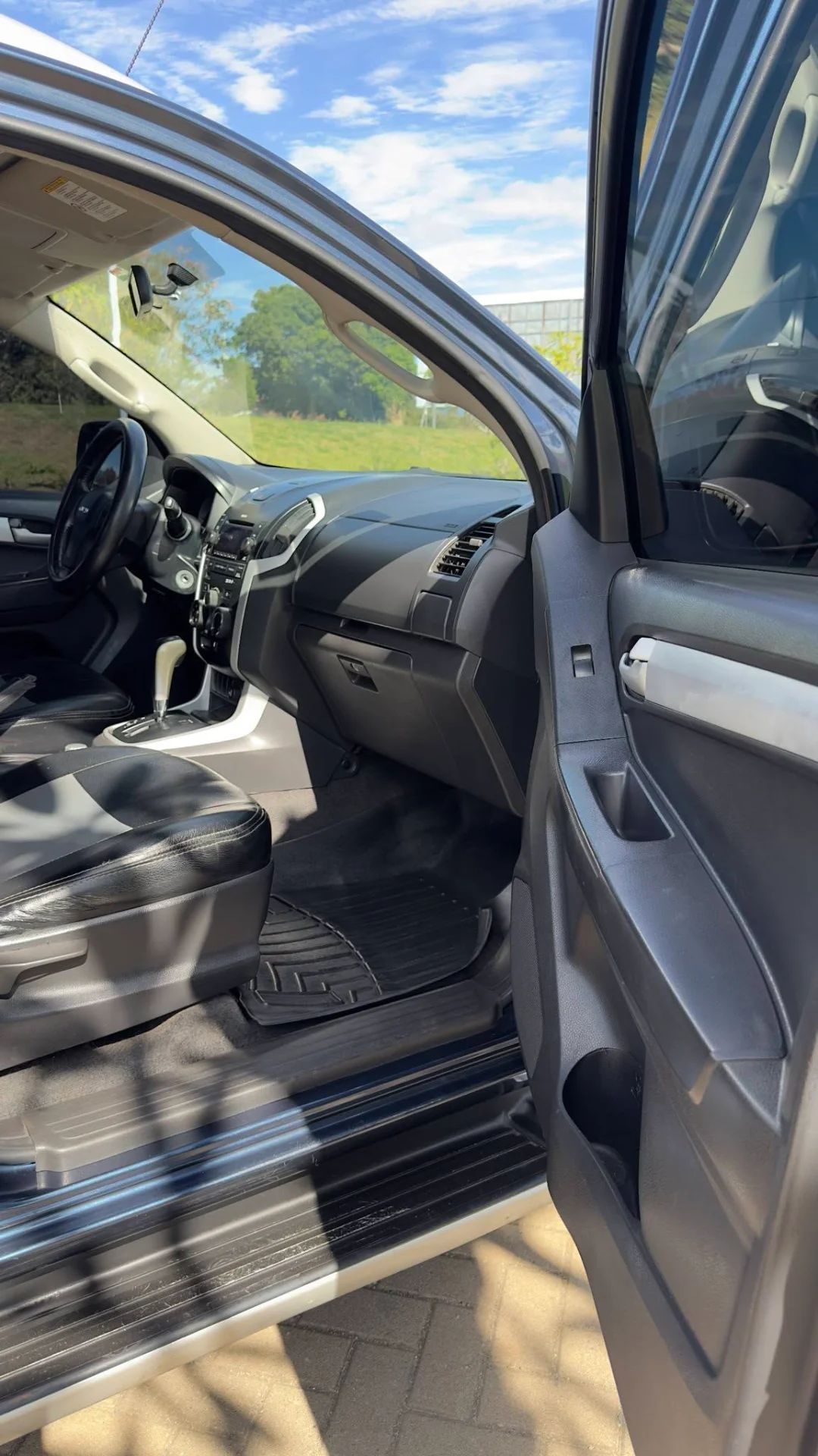 Isuzu Dmax - Image 2