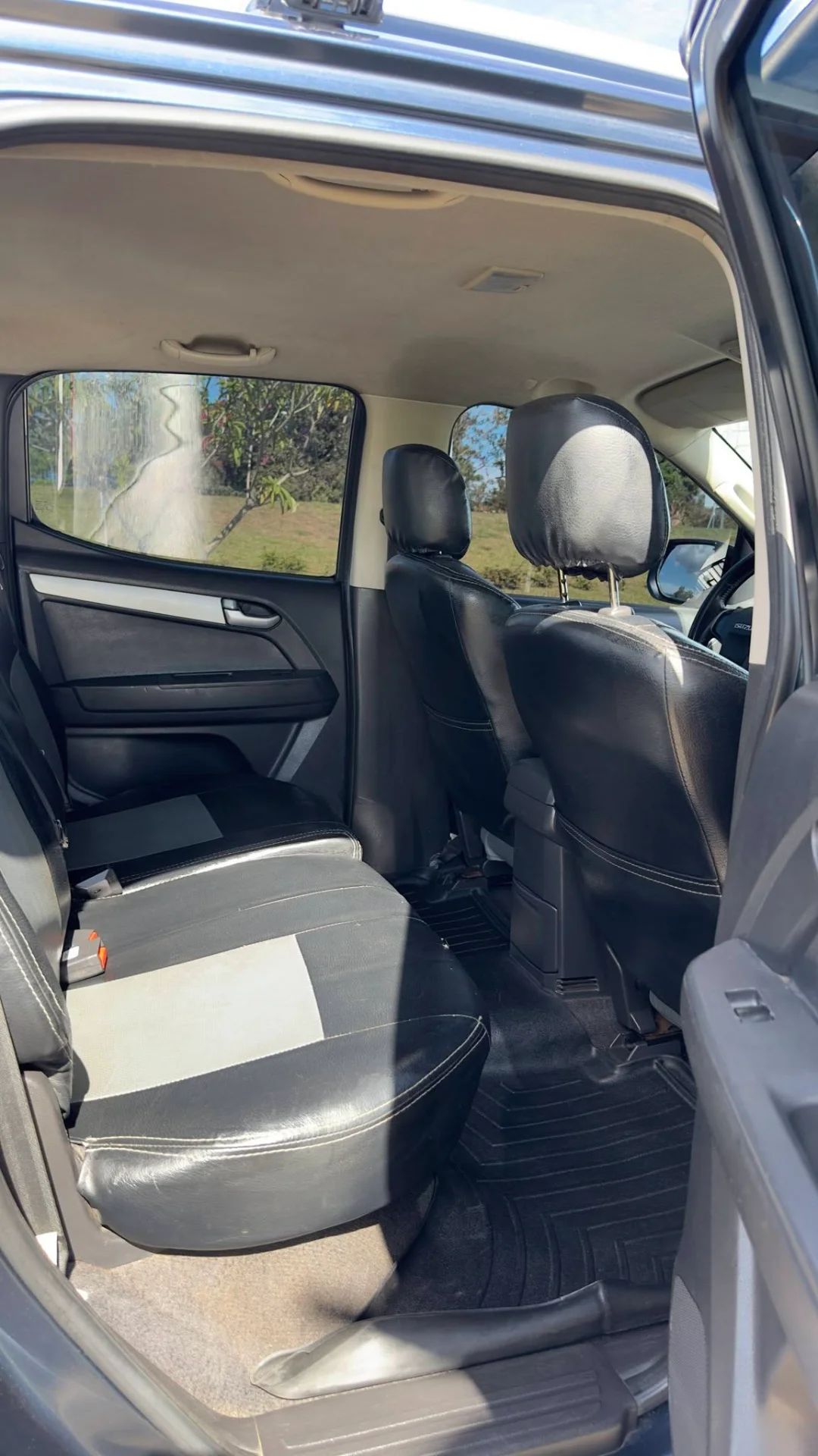 Isuzu Dmax - Image 6