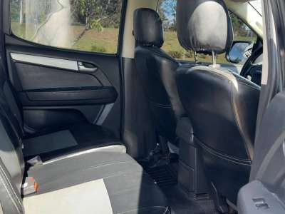 Isuzu Dmax - Image 6